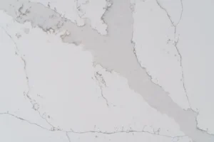Композит кварца Calacatta Oro 9333 от производителя Quantra Quartz (Индия) для кухонных поверхностей